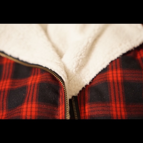 Foreign Exchange plaid winter vest - Picture 2 of 4